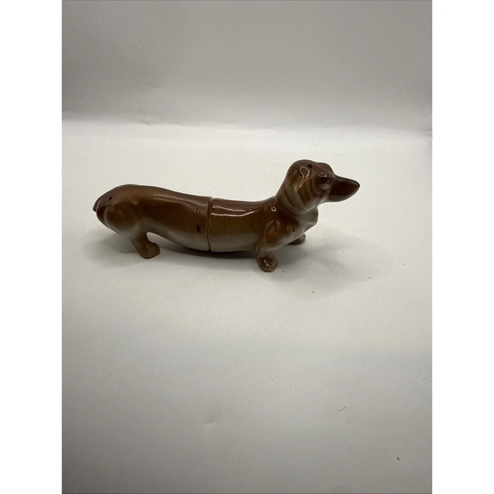 Vintage Daschund Salt Pepper Shaker RARE Weiner Dog Made In Japan (see Desc)